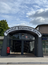 2025 09 17 Eröffnung Wandelausstellung S-Bahnhof Botanischer Garten_(c)_BO 1